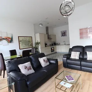 Apartment Modern 2bed 2bath Flat Near Princes Street, Edinburgh