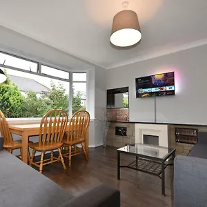 Villa Sighthill 3 Bedrooms With Private Garden, Edinburgh